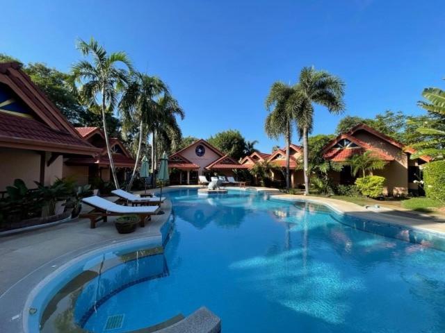 The Pace Phuket Boutique Resort Rawai Екстер'єр фото