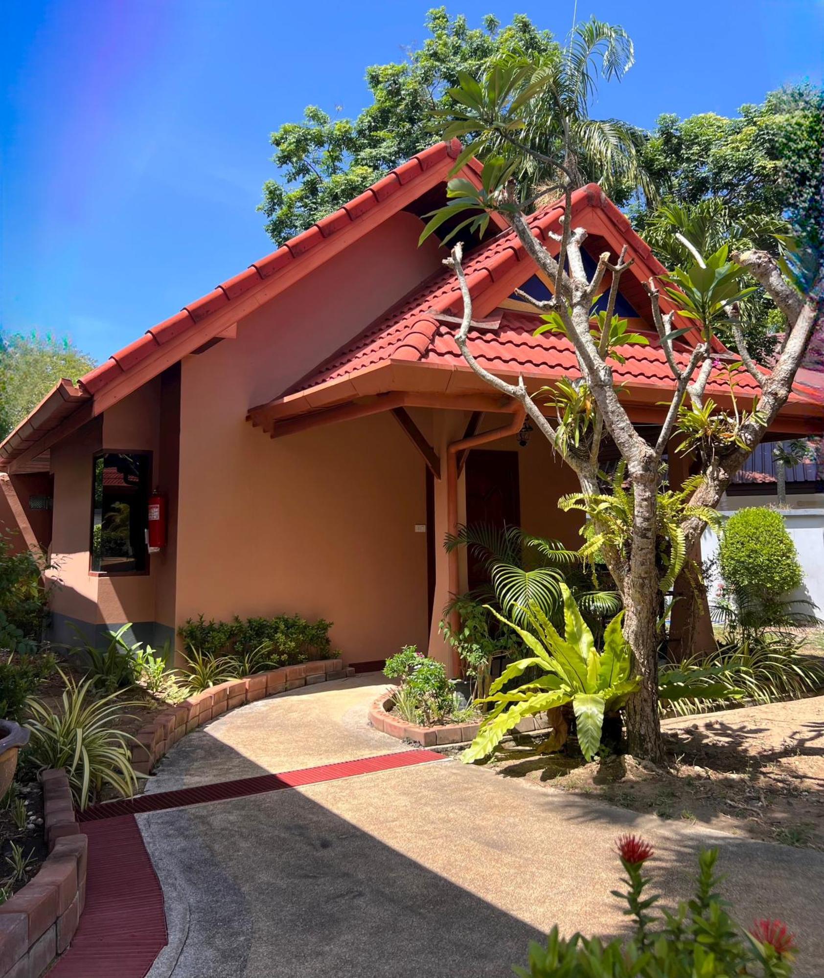 The Pace Phuket Boutique Resort Rawai Екстер'єр фото
